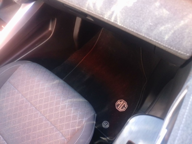 Recambio de juego alfombrillas para mg zs 1.5 hybrid+ referencia OEM IAM   