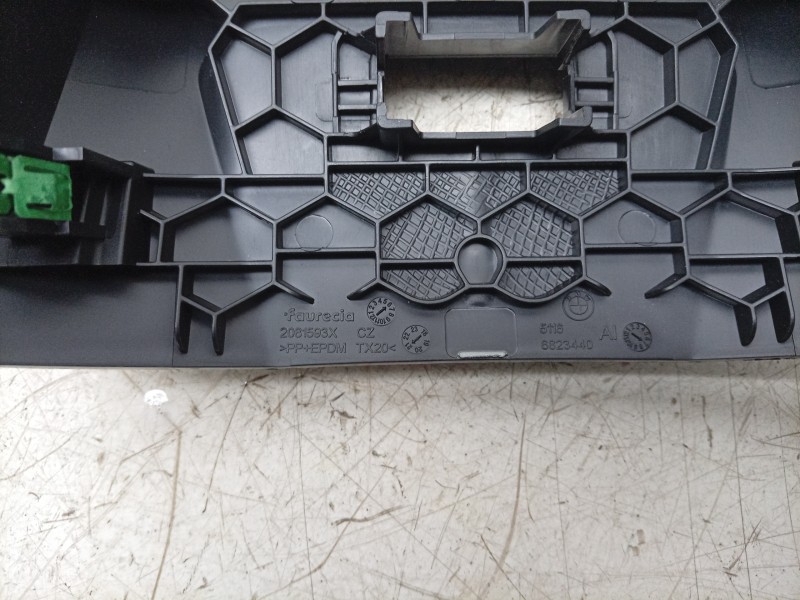 Recambio de moldura para bmw 2 gran coupe (f44) 218 d referencia OEM IAM 2081593X 51166823440 