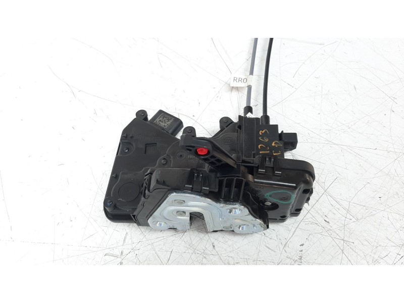 Recambio de cerradura puerta trasera derecha para hyundai kona referencia OEM IAM 81420J9000  