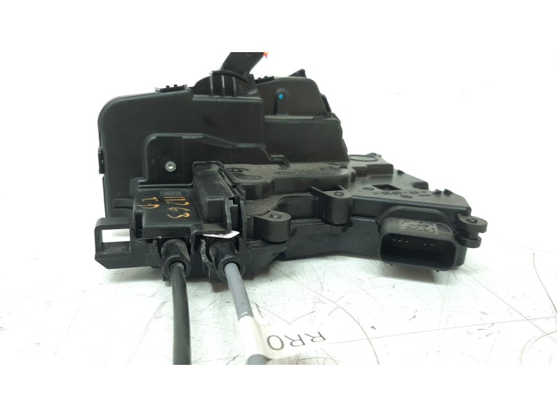 Recambio de cerradura puerta trasera derecha para hyundai kona referencia OEM IAM 81420J9000  