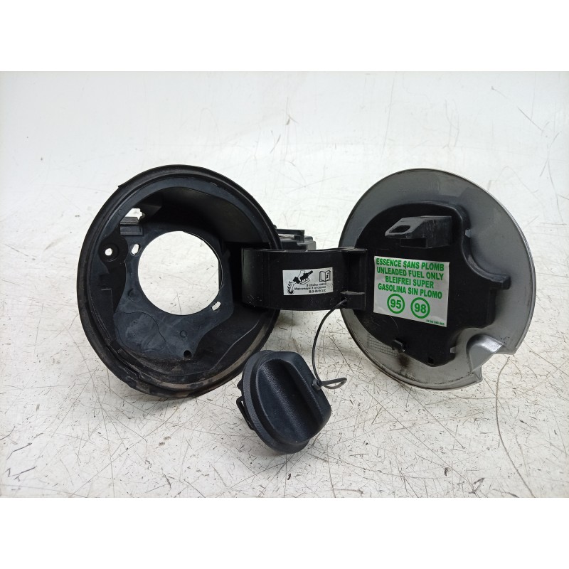 Recambio de tapa exterior combustible para renault clio iv (bh_) 0.9 tce 90 referencia OEM IAM  788301379R 