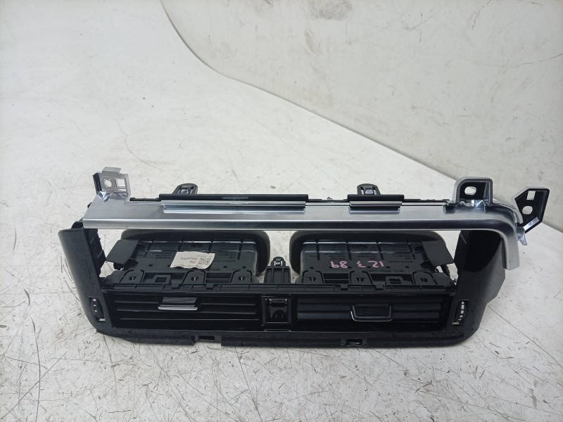 Recambio de aireador central para nissan qashqai iii (j12) 1.3 dig-t referencia OEM IAM  687506UN0A 