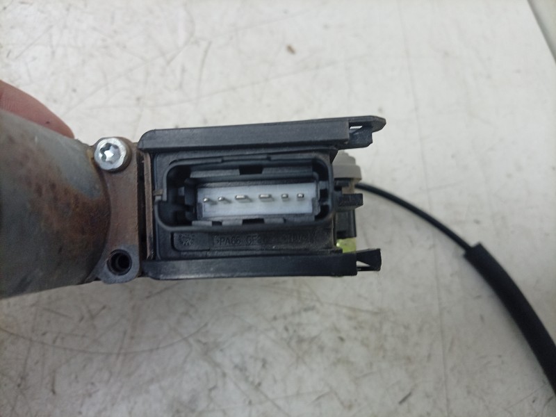 Recambio de elevalunas delantero izquierdo para kia stonic (yb) 1.0 t-gdi referencia OEM IAM  82401H8110 SEF210087KH