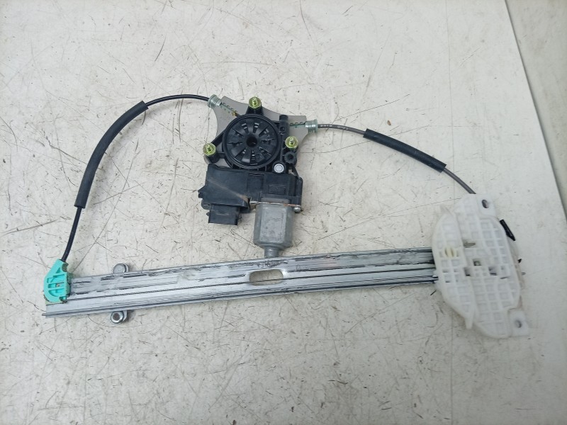 Recambio de elevalunas delantero izquierdo para kia stonic (yb) 1.0 t-gdi referencia OEM IAM  82401H8110 SEF210087KH