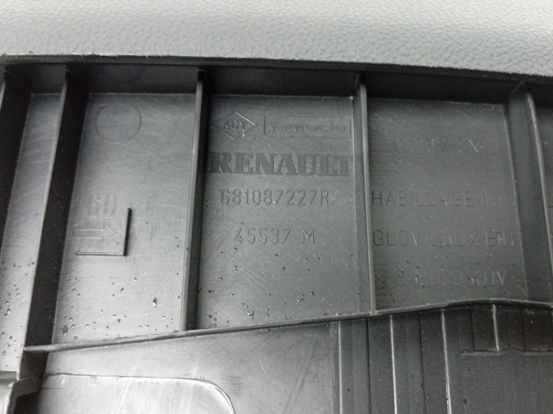 Recambio de guantera para renault clio iv (bh_) 0.9 tce 90 referencia OEM IAM  681087227R 