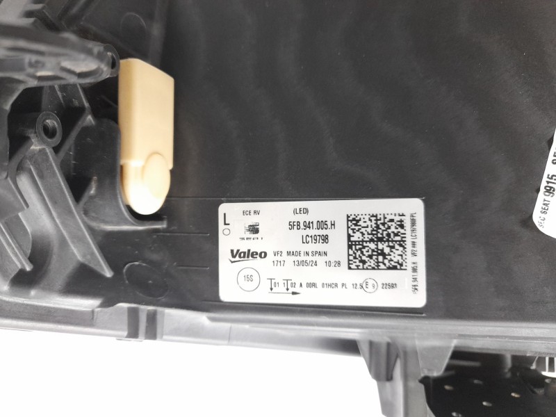 Recambio de faro izquierdo para seat leon sportstourer (kl8, kld) 1.5 etsi referencia OEM IAM  5FB941005H 