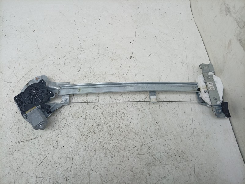 Recambio de elevalunas trasero derecho para kg mobility rexton referencia OEM IAM  83402Y4010 