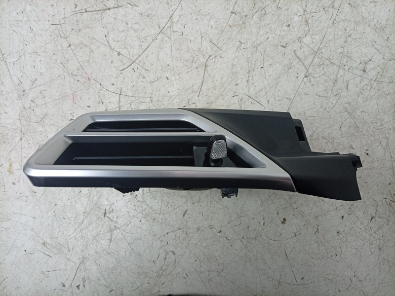 Recambio de aireador izquierdo para bmw 3 touring m3 competition xdrive referencia OEM IAM  5A8E299 