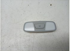 LUZ INTERIOR 8V0947111 