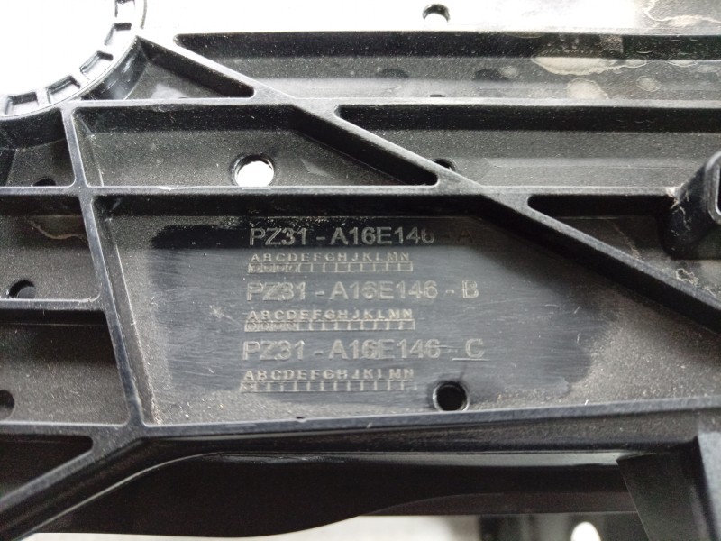 Recambio de panel frontal para volkswagen caravelle t7 2.5 ehybrid referencia OEM IAM  PZ31A16E146 