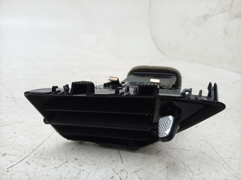 Recambio de aireador derecho para bmw 3 touring m3 competition xdrive referencia OEM IAM  5A8E2A9 