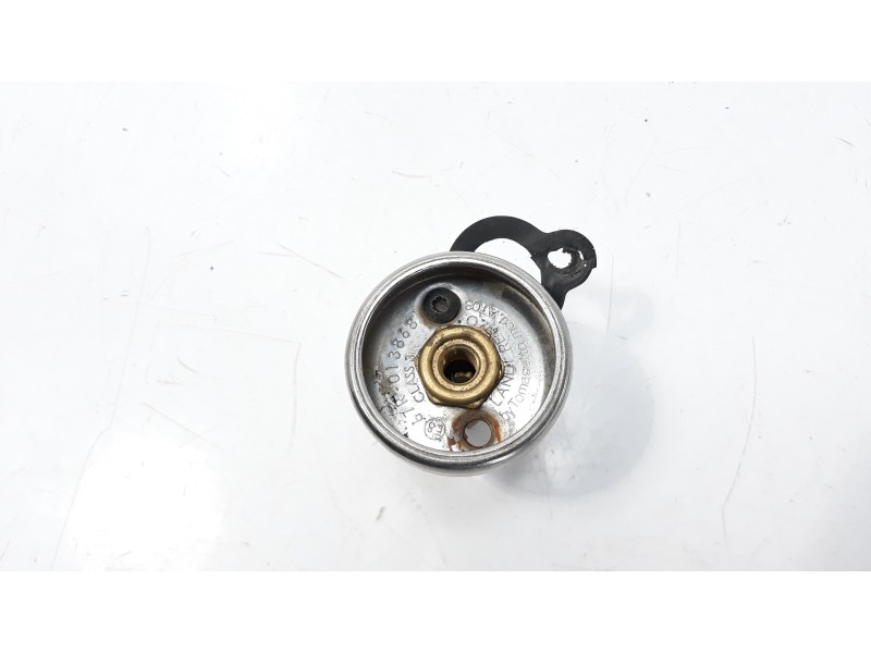 Recambio de tapa exterior combustible para dacia duster ii essential referencia OEM IAM 67R013868  