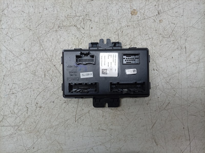 Recambio de centralita calefaccion para volkswagen caravelle t7 2.5 ehybrid referencia OEM IAM  PZ3T18D493CF 
