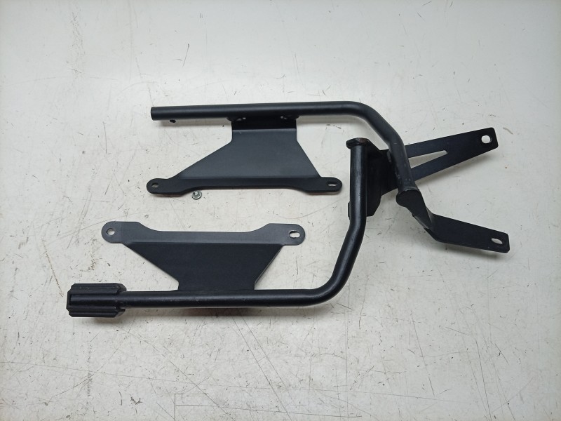 Recambio de agarradera trasera para suzuki v-strom 650 referencia OEM IAM  S0VS61IF 