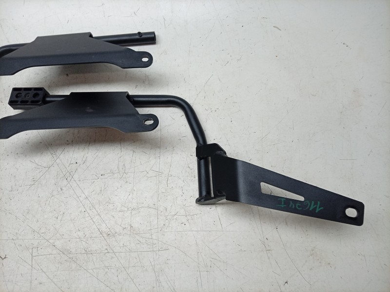Recambio de agarradera trasera para suzuki v-strom 650 referencia OEM IAM  S0VS61IF 