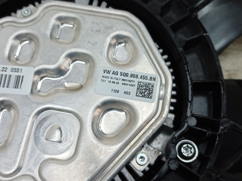 Recambio de electroventilador para volkswagen tiguan (ad1, ax1) 1.5 tsi referencia OEM IAM  5WA121203B 