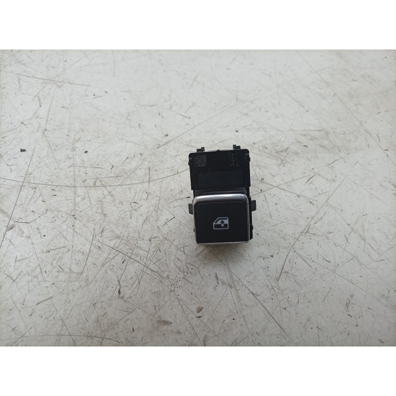 Recambio de mando elevalunas trasero derecho para nissan qashqai iii (j12) 1.5 vc-t referencia OEM IAM  254116RA1A 