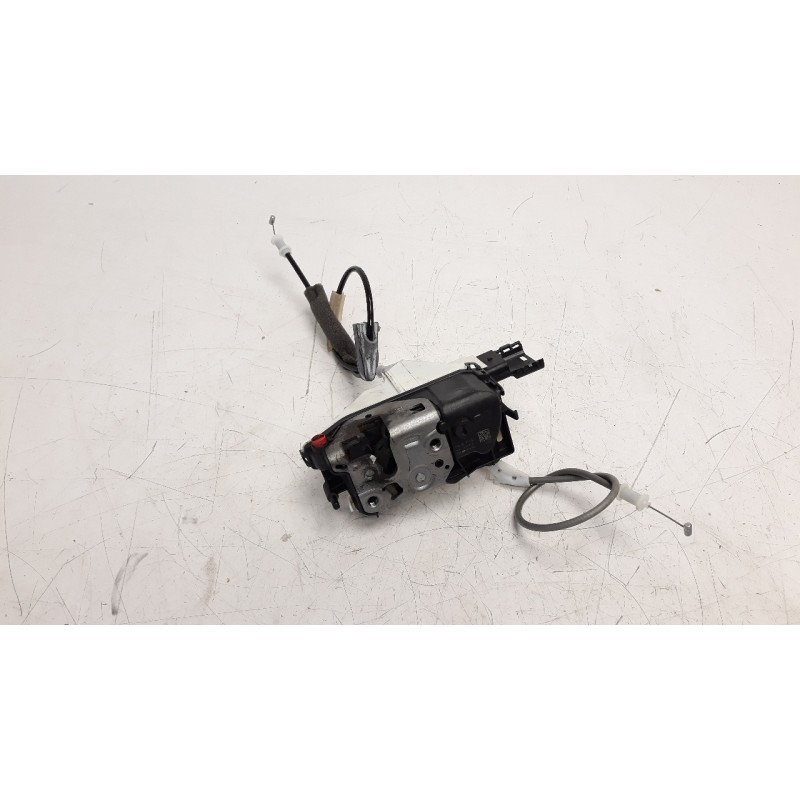 Recambio de cerradura puerta trasera izquierda para citroen c4 cactus 1.6 blue-hdi fap referencia OEM IAM 9819038980  