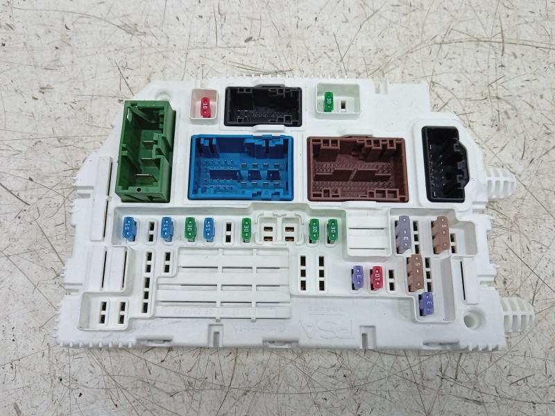 Recambio de caja reles / fusibles para peugeot 308 sw iii (fc_, fj_, fr_, f4_, fn_) puretech 130 (frhnsl, frhnst) referencia OEM
