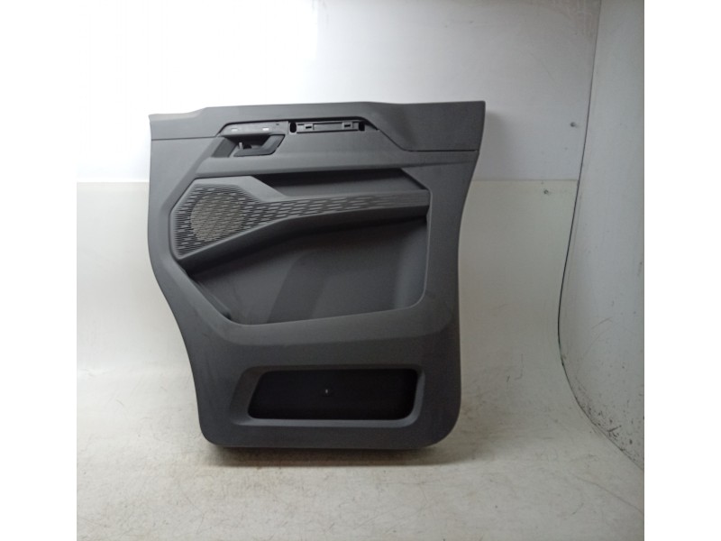 Recambio de moldura puerta delantera derecha para volkswagen caravelle t7 2.5 ehybrid referencia OEM IAM  S741V23890A 