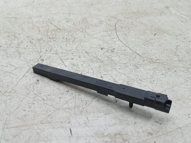 Recambio de amplificador de antena para peugeot 308 sw iii (fc_, fj_, fr_, f4_, fn_) puretech 130 (frhnsl, frhnst) referencia OE