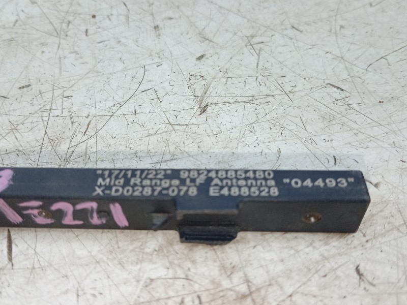 Recambio de amplificador de antena para peugeot 308 sw iii (fc_, fj_, fr_, f4_, fn_) puretech 130 (frhnsl, frhnst) referencia OE