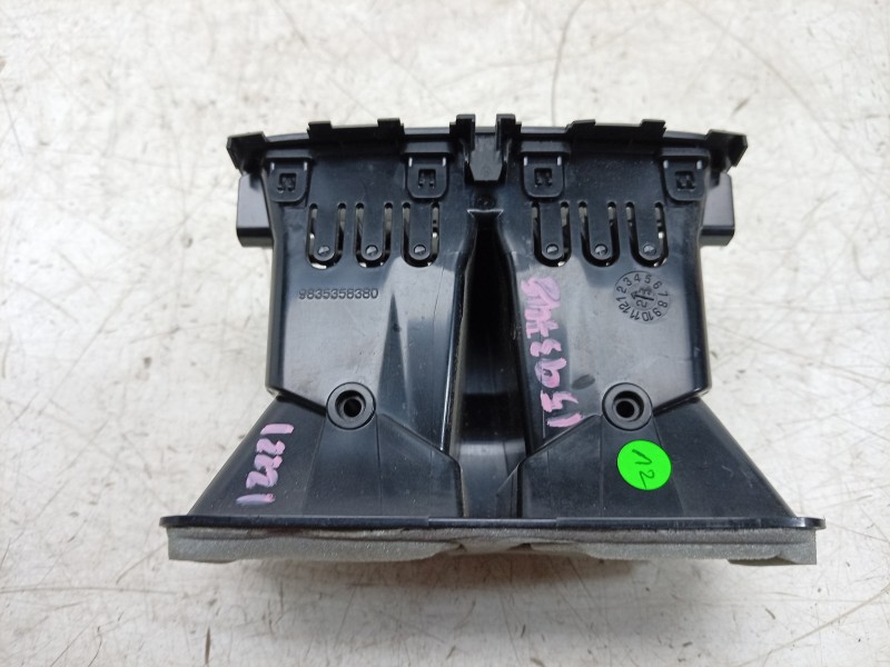 Recambio de rejilla aireadora para peugeot 308 sw iii (fc_, fj_, fr_, f4_, fn_) puretech 130 (frhnsl, frhnst) referencia OEM IAM