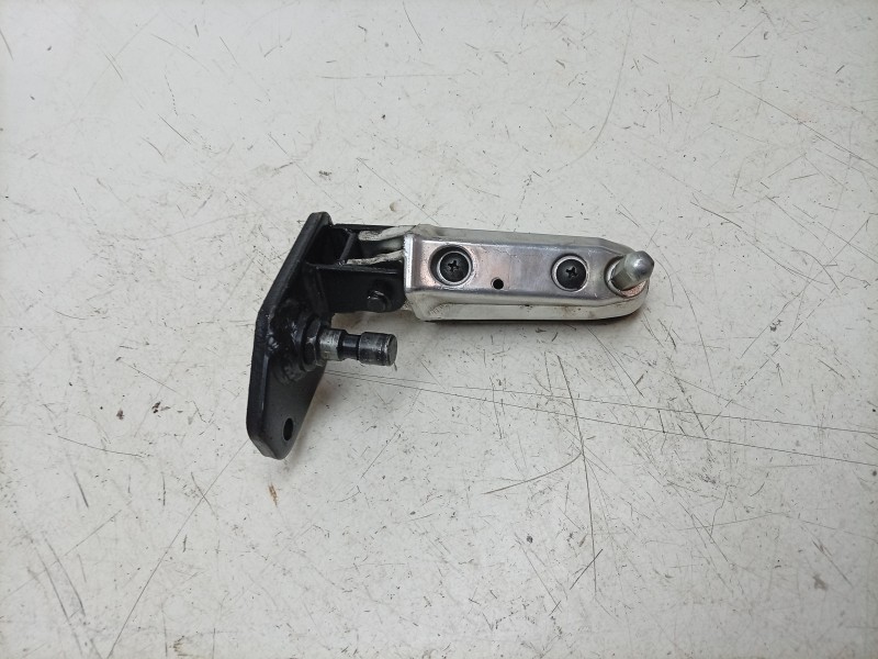 Recambio de estribera izquierda para suzuki v-strom 650 referencia OEM IAM 4382028K00YAP 4352011J00YAP 