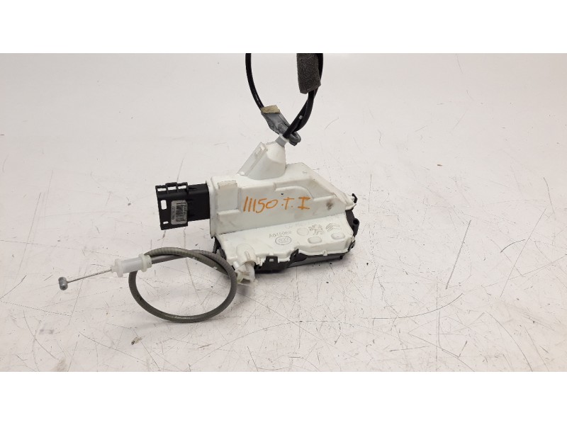 Recambio de cerradura puerta trasera izquierda para citroen c4 cactus 1.6 blue-hdi fap referencia OEM IAM 9819038980  