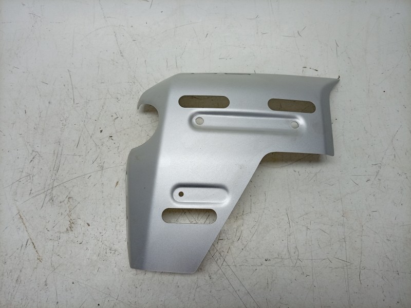 Recambio de moldura para bmw r 1300 gs adventure referencia OEM IAM  5B6CC6701 