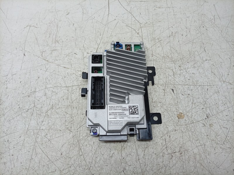 Recambio de centralita multimedia para volkswagen caravelle t7 2.5 ehybrid referencia OEM IAM  5U5T14G670KHH 