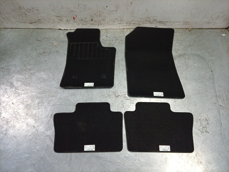 Recambio de juego alfombrillas para renault austral tce 130 referencia OEM IAM 8201737225 749482976R 