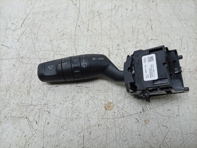 Recambio de mando intermitentes para volkswagen caravelle t7 2.5 ehybrid referencia OEM IAM  S74113K359 