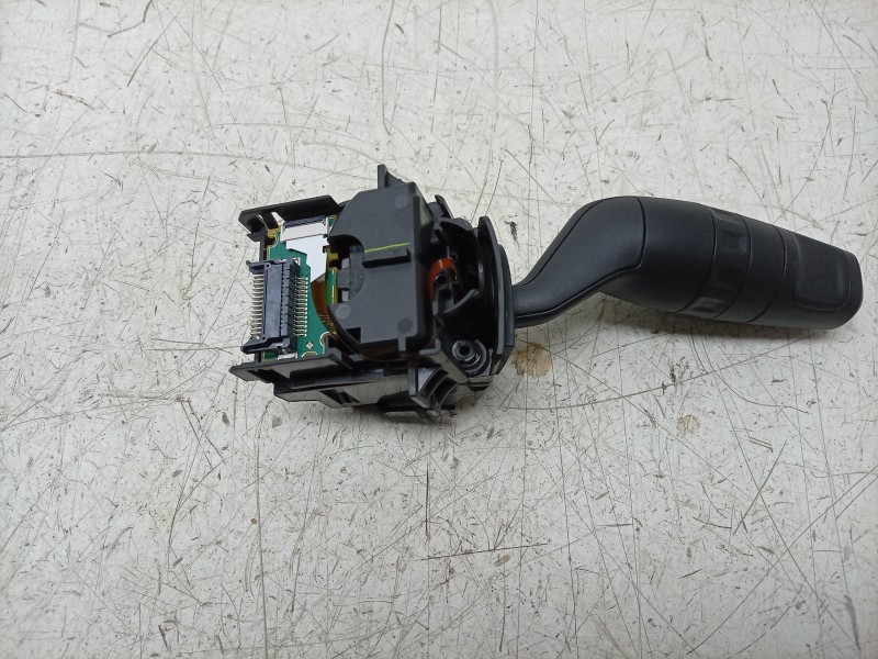 Recambio de mando intermitentes para volkswagen caravelle t7 2.5 ehybrid referencia OEM IAM  S74113K359 