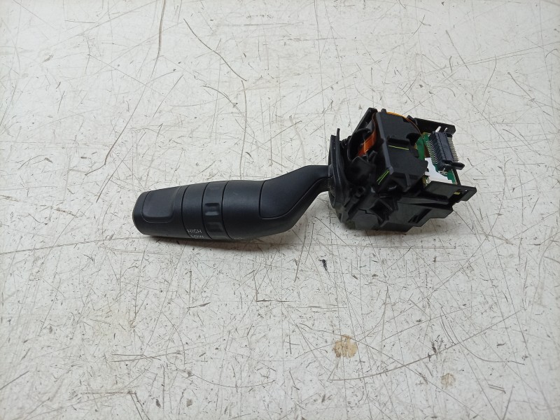 Recambio de mando intermitentes para volkswagen caravelle t7 2.5 ehybrid referencia OEM IAM  S74113K359 