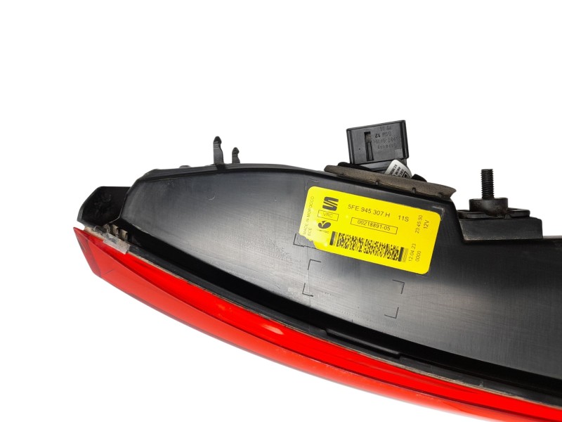 Recambio de piloto trasero central para cupra leon sportstourer (kl8, ku8, kud) 2.0 tsi 4drive referencia OEM IAM  5FE945307H 