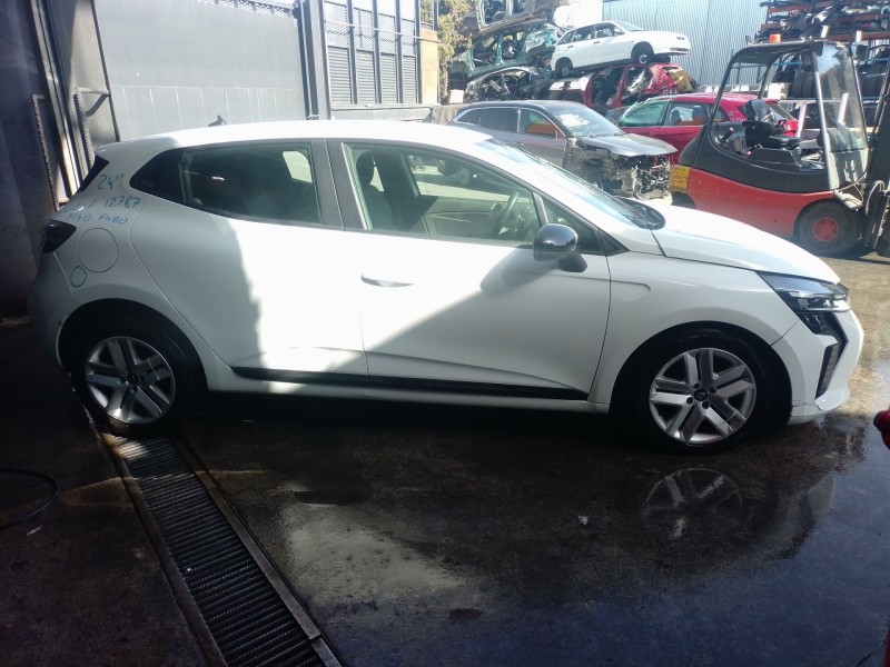 renault clio v (b7_) del año 2024
