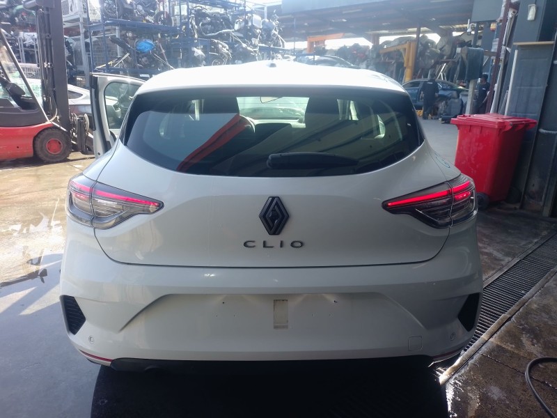 renault clio v (b7_) del año 2024