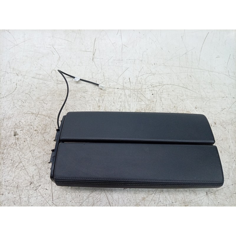 Recambio de apoyabrazos central para peugeot 308 sw iii (fc_, fj_, fr_, f4_, fn_) puretech 130 (frhnsl, frhnst) referencia OEM I