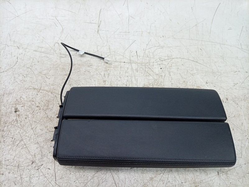 Recambio de apoyabrazos central para peugeot 308 sw iii (fc_, fj_, fr_, f4_, fn_) puretech 130 (frhnsl, frhnst) referencia OEM I