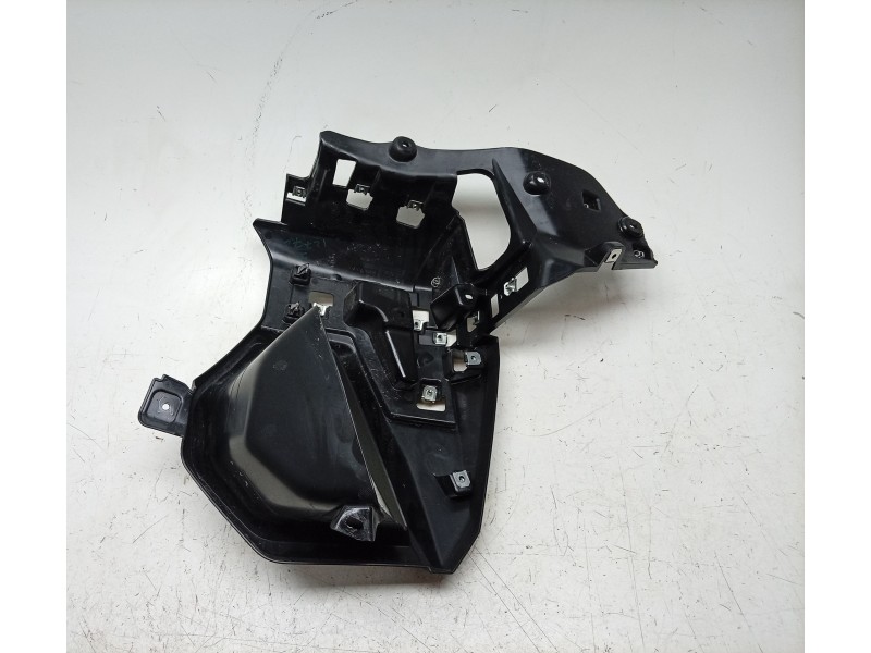 Recambio de moldura para bmw r 1300 gs adventure referencia OEM IAM  46637105761 