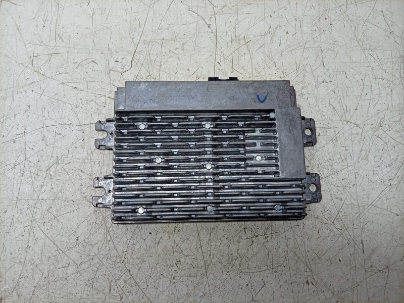 Recambio de modulo electronico para volkswagen caravelle t7 2.5 ehybrid referencia OEM IAM  TZ3T14G647BD 