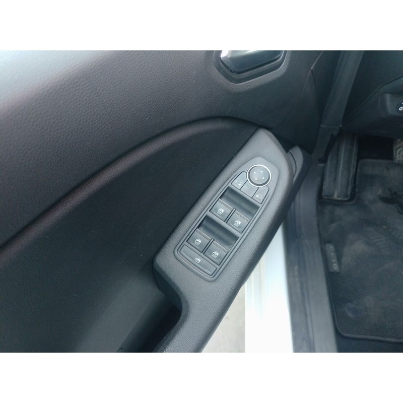 Recambio de mando elevalunas delantero izquierdo para renault clio v (b7_) 1.0 lpg (b7mt) referencia OEM IAM   