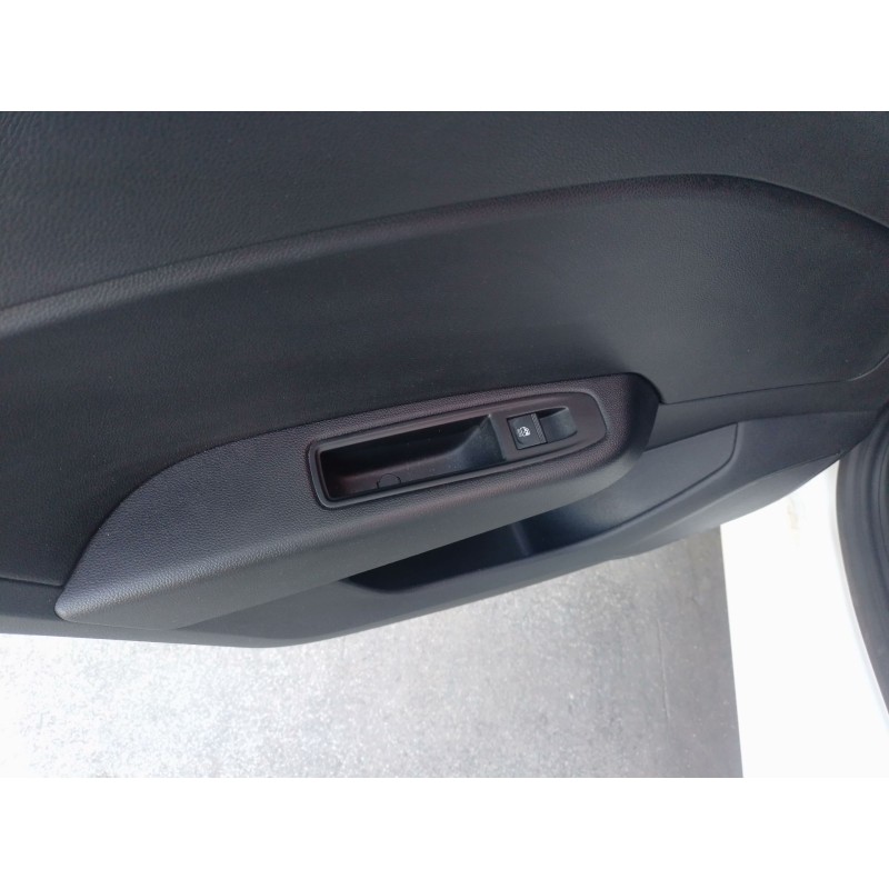 Recambio de mando elevalunas trasero izquierdo para renault clio v (b7_) 1.0 lpg (b7mt) referencia OEM IAM   