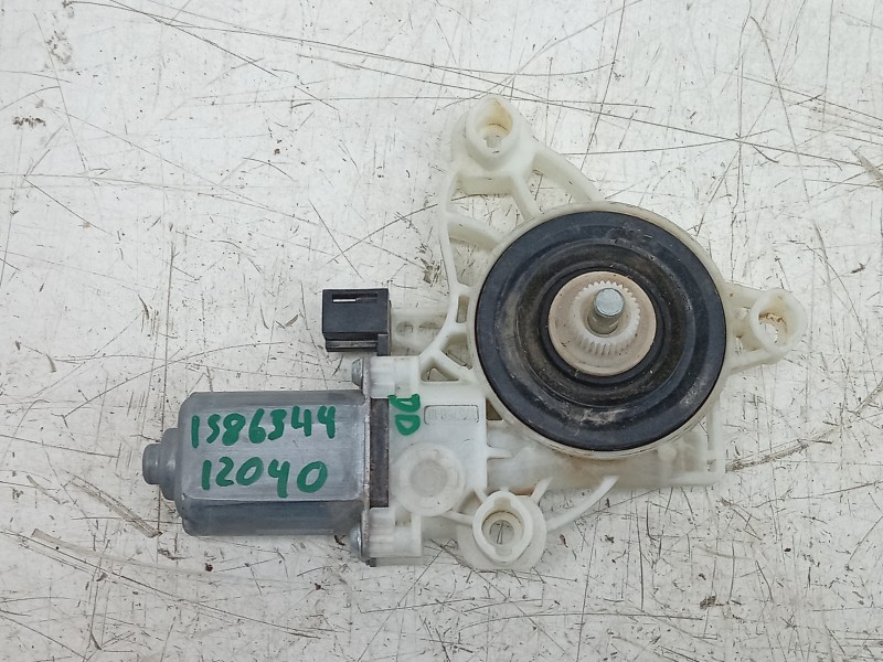 Recambio de motor elevalunas delantero derecho para mercedes-benz clase gla (bm 247) gla 200 (247.787) referencia OEM IAM  A0009