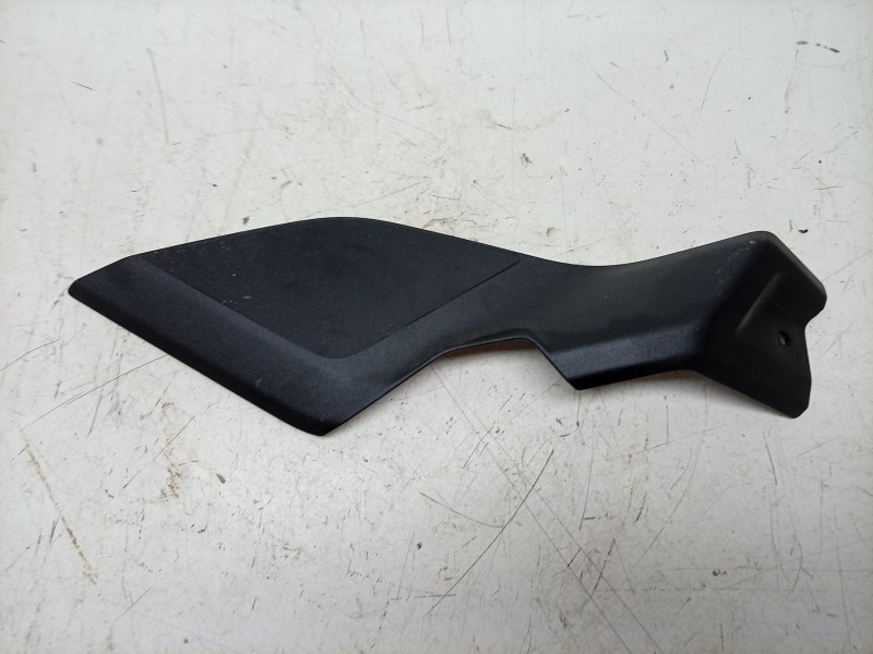 Recambio de moldura para bmw r 1300 gs adventure referencia OEM IAM  46635A69E32 