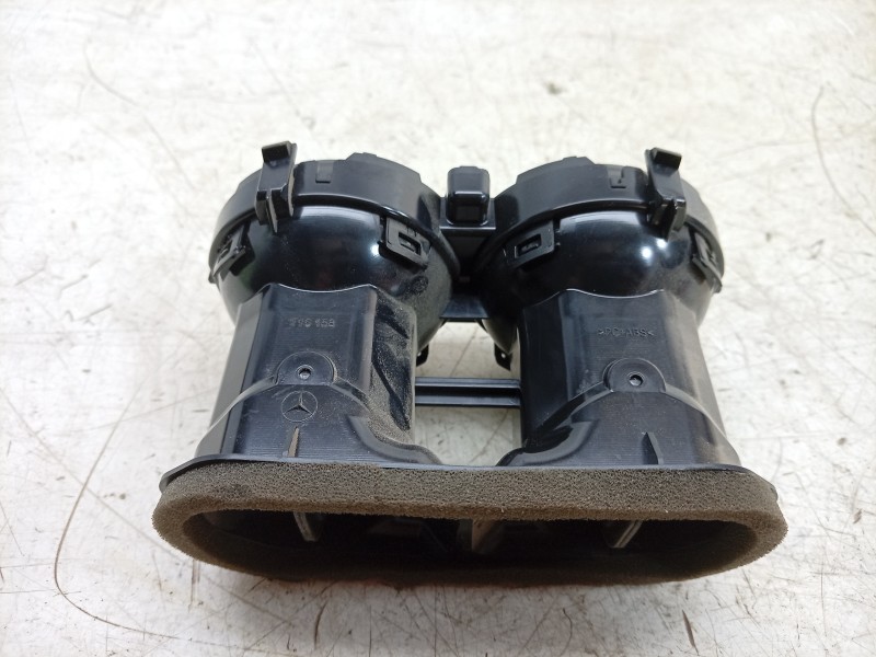 Recambio de aireador central para mercedes-benz clase gla (bm 247) gla 200 (247.787) referencia OEM IAM  A1778309200 