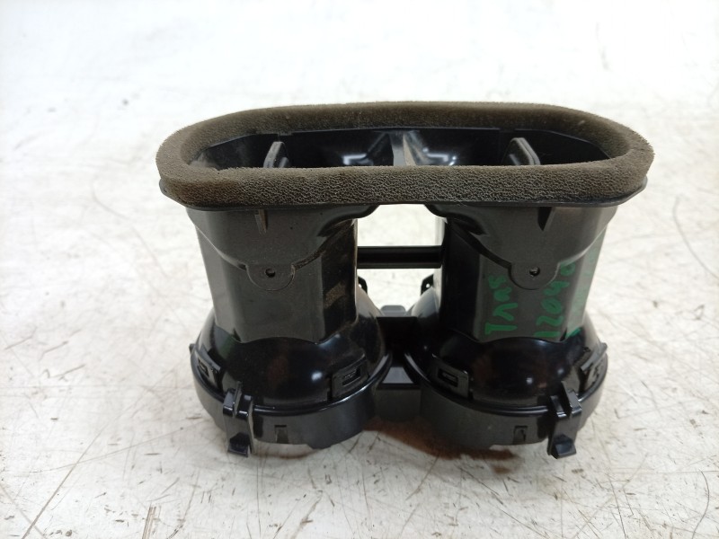 Recambio de aireador central para mercedes-benz clase gla (bm 247) gla 200 (247.787) referencia OEM IAM  A1778309200 