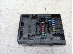 CAJA RELES / FUSIBLES 284B64435R 