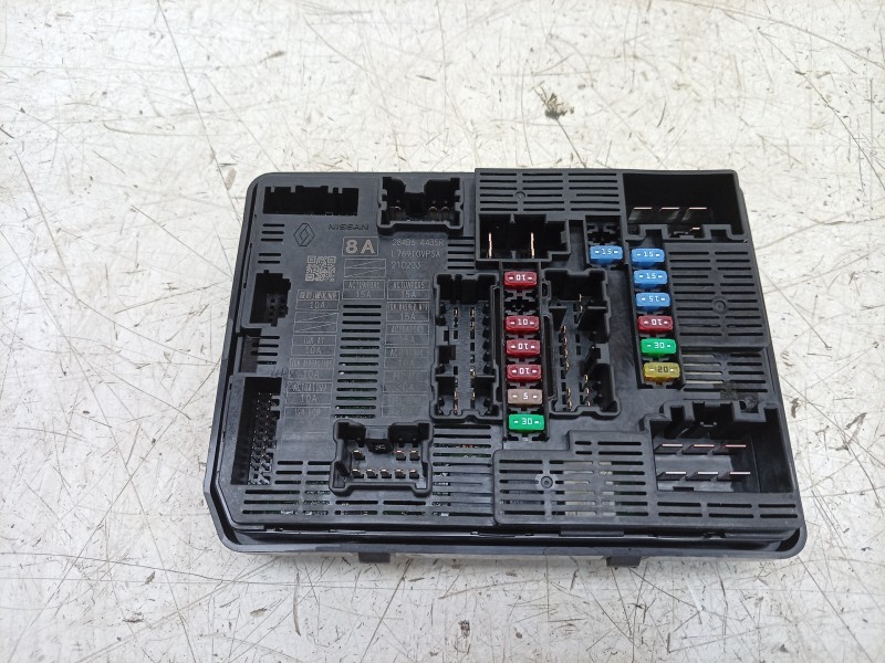 Recambio de caja reles / fusibles para dacia sandero iii 1.0 tce 90 eco-g referencia OEM IAM  284B64435R 